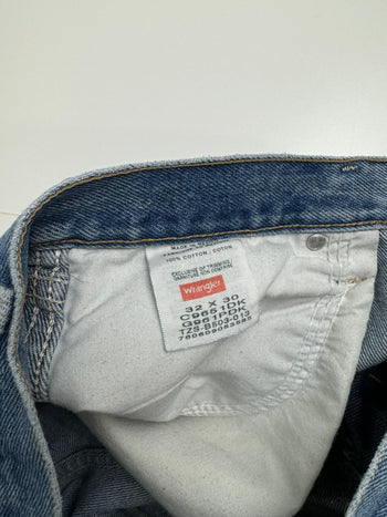 (32) Wrangler Denim Cut-Out Shorts