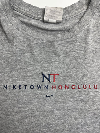 (L) Vintage 2000s Nike Town Honolulu Tee Grey