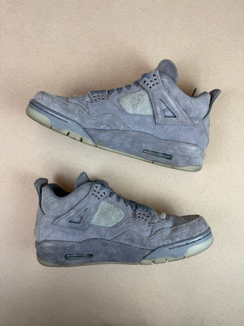 Air Jordan 4 Retro Kaws Grey (USED)