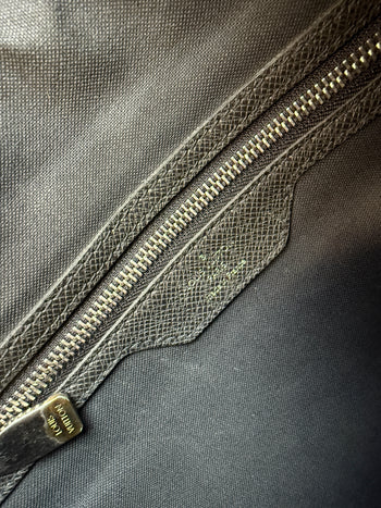 Louis Vuitton Taiga Messenger Bag Black