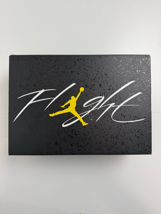 Air Jordan 4 Retro Thunder 2023 (USED) | Vitnage Clothing Store Canada