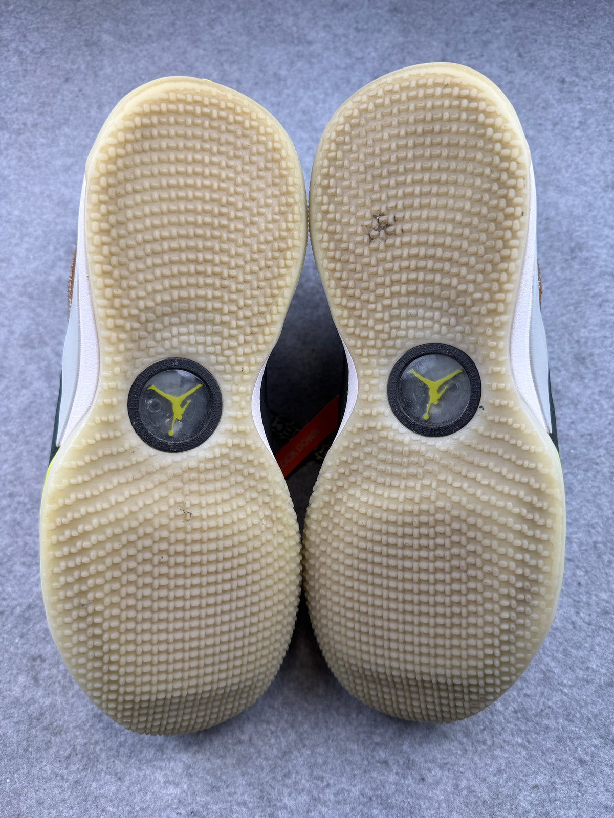 Air Jordan x Travis Scott XXXIII (USED)