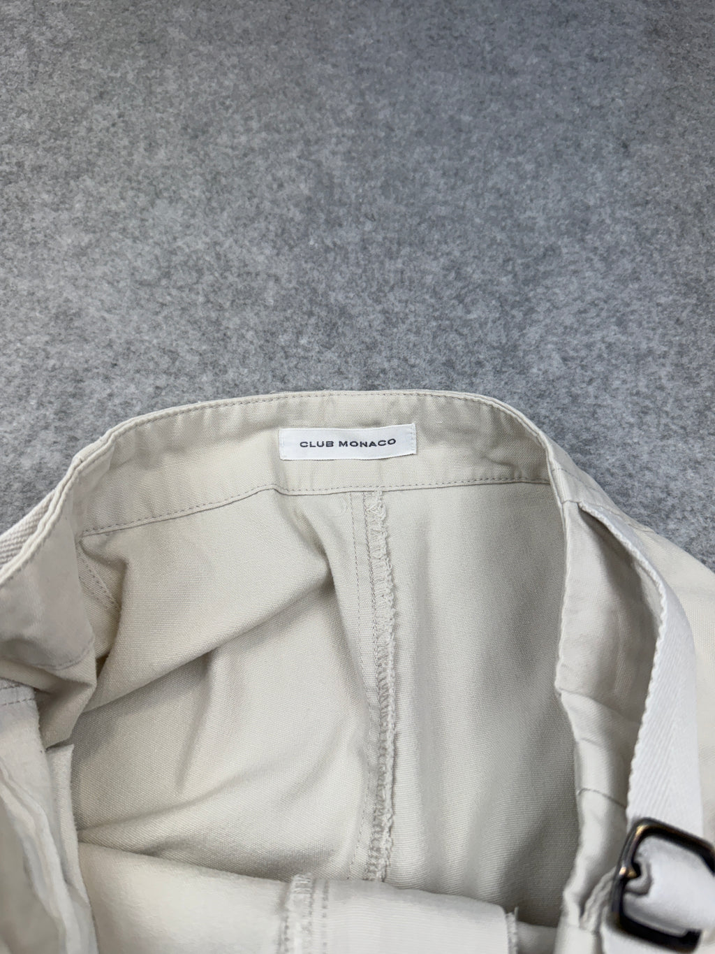 Club Monaco Cargo Shorts Off-White