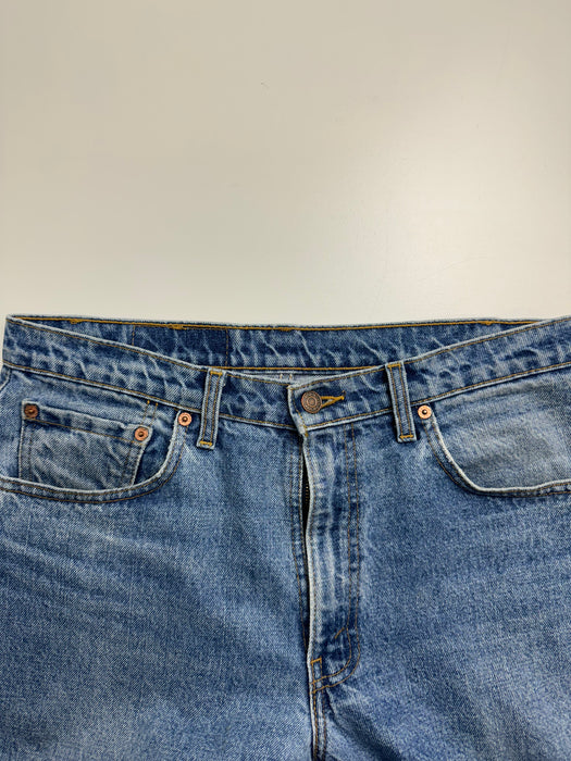 (33) Vintage Levis 550 Denim Pants | Vitnage Clothing Store Canada