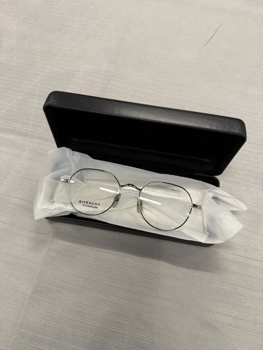 Givenchy GV50036U Round Titanium Eyeglasses | Vitnage Clothing Store Canada