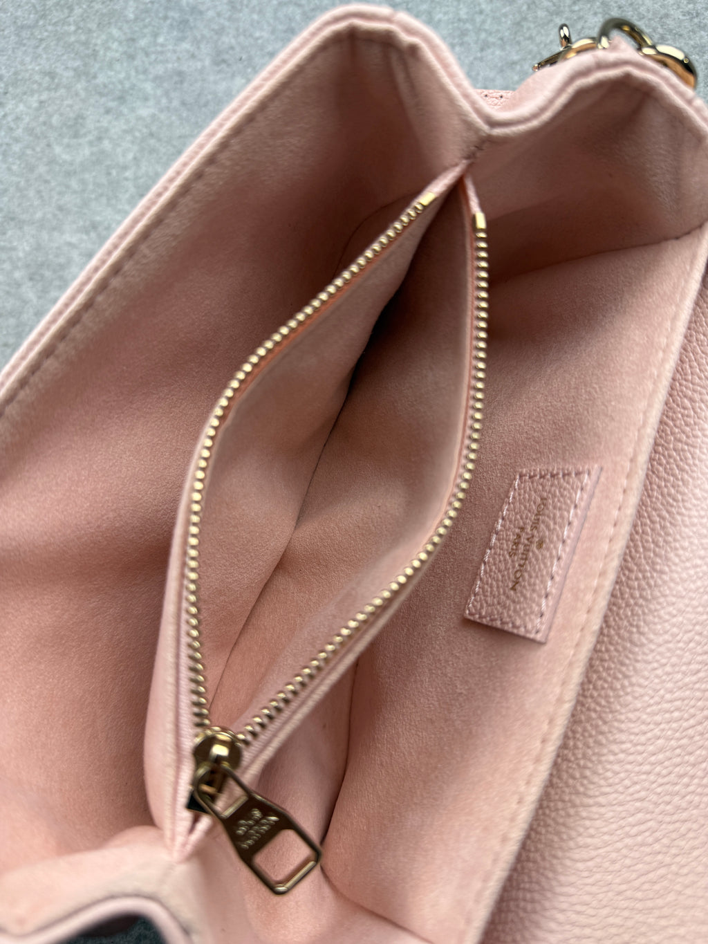 Louis Vuitton Monogram Pochette Metis East West Handbag Pink