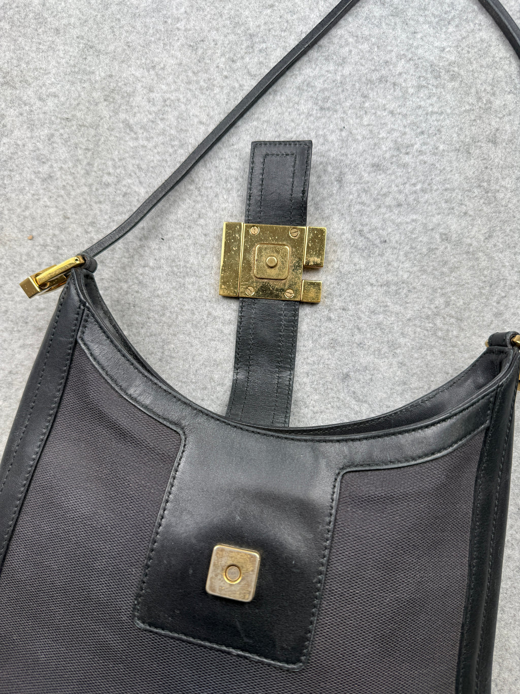Vintage Gucci G Buckle Shoulder Bag Black
