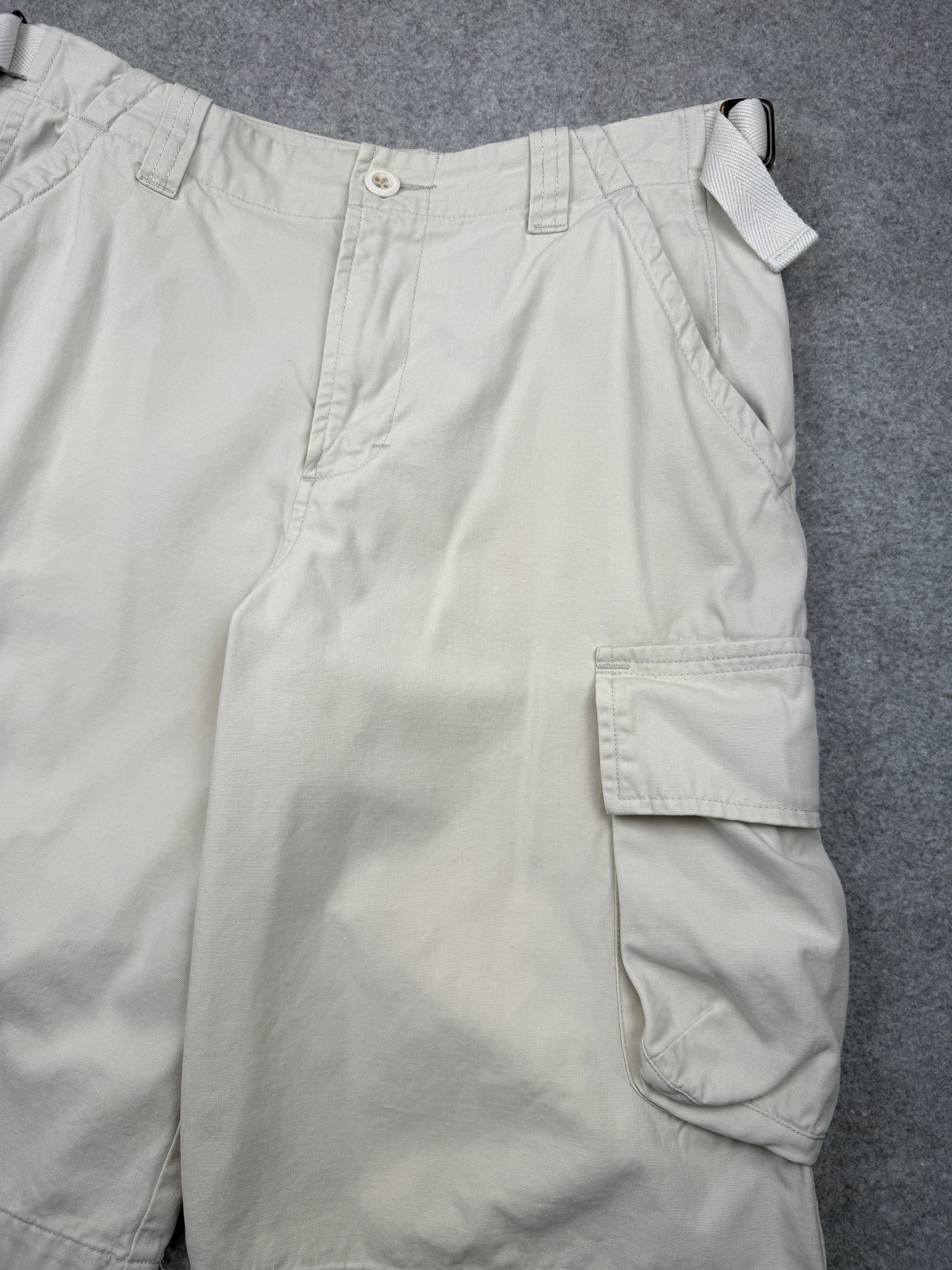 Club Monaco Cargo Shorts Off-White