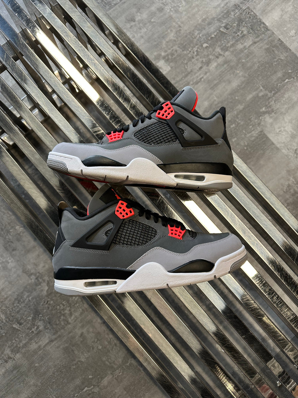 Air Jordan 4 Retro Infrared (USED)