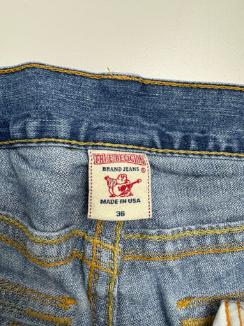 (37) Vintage Y2K True Religion Billy-Cut Denim Jeans