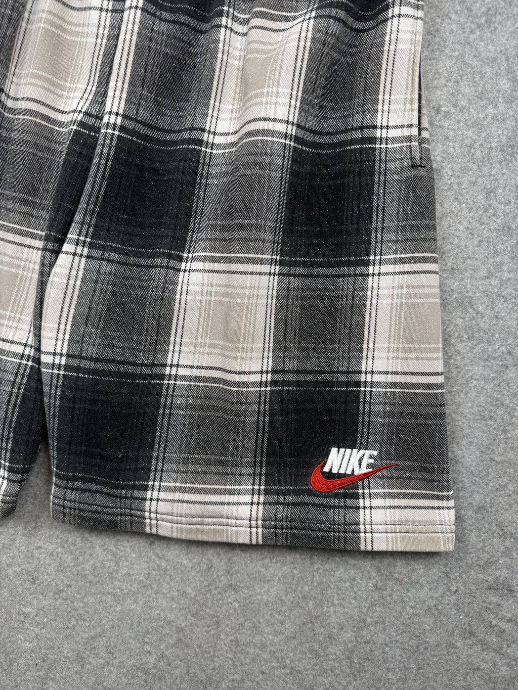 Supreme x Nike Plaid Sweatshort Black FW18 (USED)