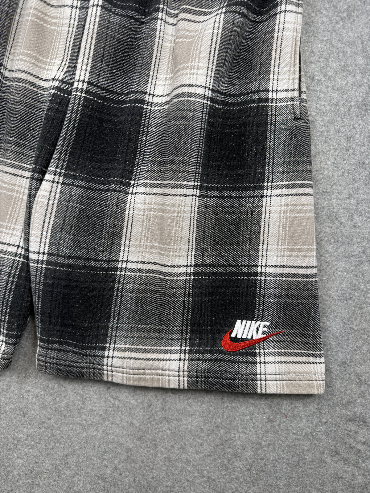 Supreme x Nike Plaid Sweatshort Black FW18 (USED)