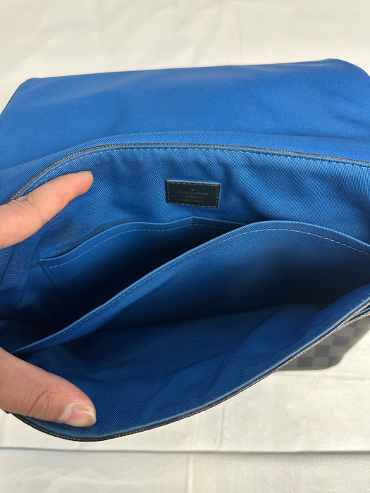 Louis Vuitton Damier Graphite District NM Messenger Black/Blue | Vitnage Clothing Store Canada