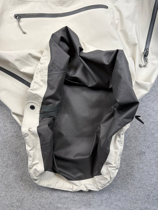 Arc'teryx Alpha SL Anorak Pullover Shell Cream (USED) | Vitnage Clothing Store Canada
