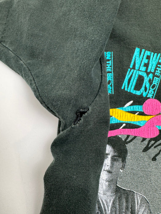 (XL) Vintage '89 New Kid On The Block Band Tee Black | Vitnage Clothing Store Canada