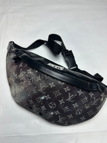 Louis Vuitton Monogram Galaxy Discovery Bumbag