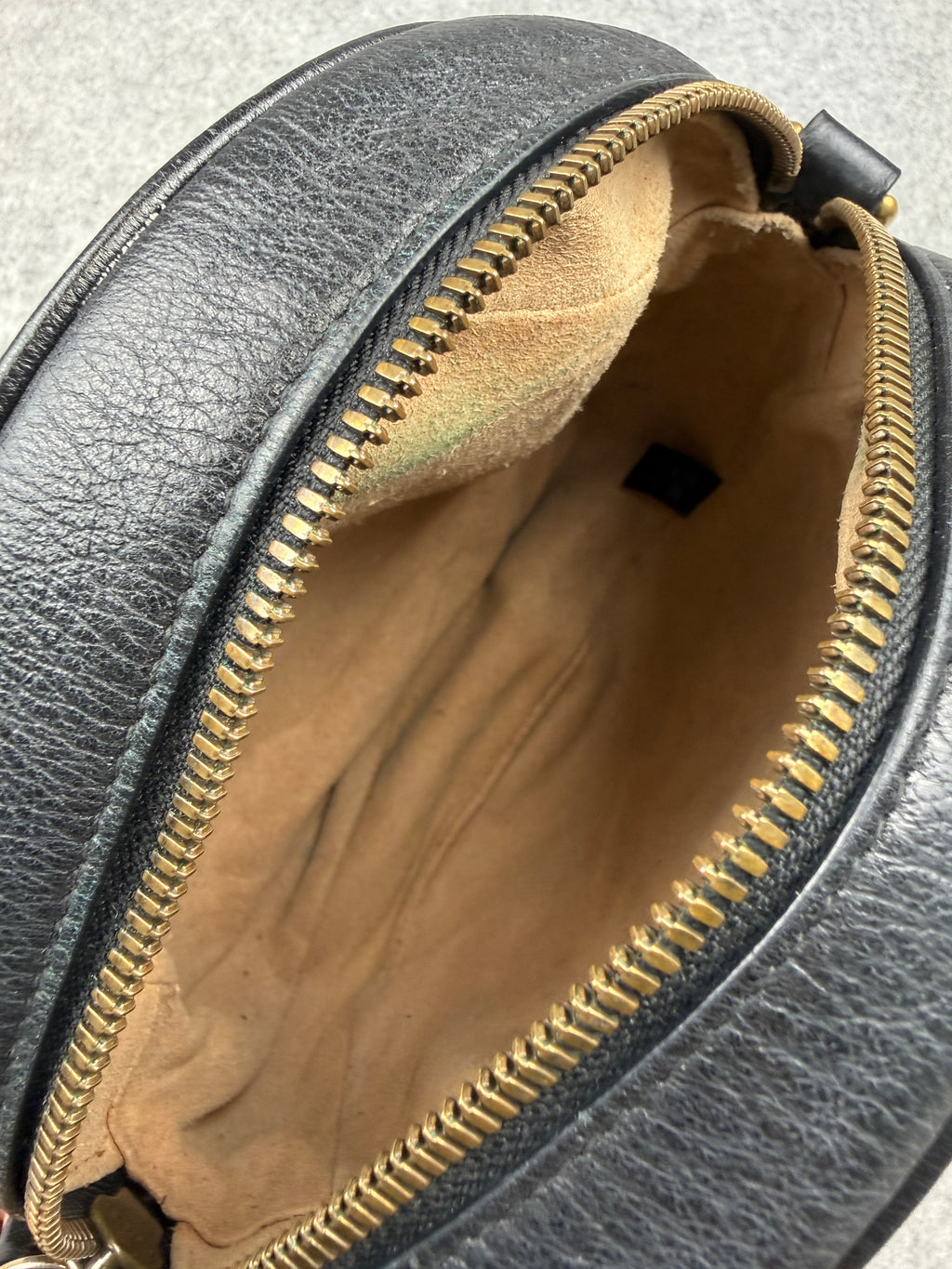 Gucci GG Marmont Mini Round Shoulder Bag Black