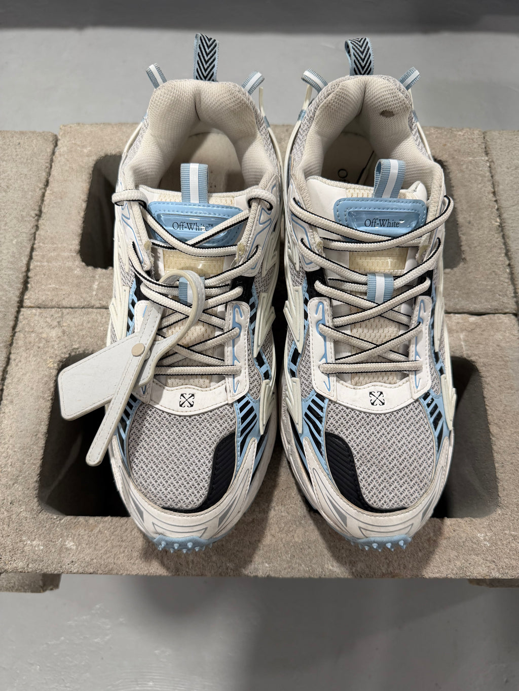Off White Be Right Back Sneakers White/Light Blue (USED)
