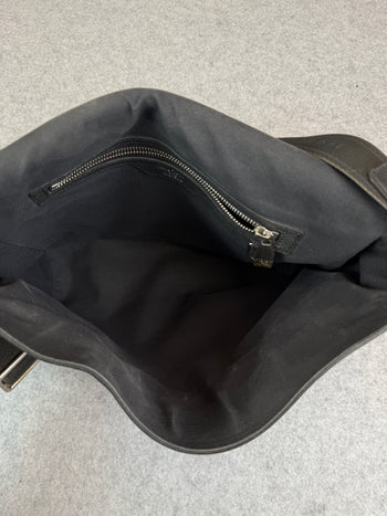 Louis Vuitton Taiga Messenger Bag Black