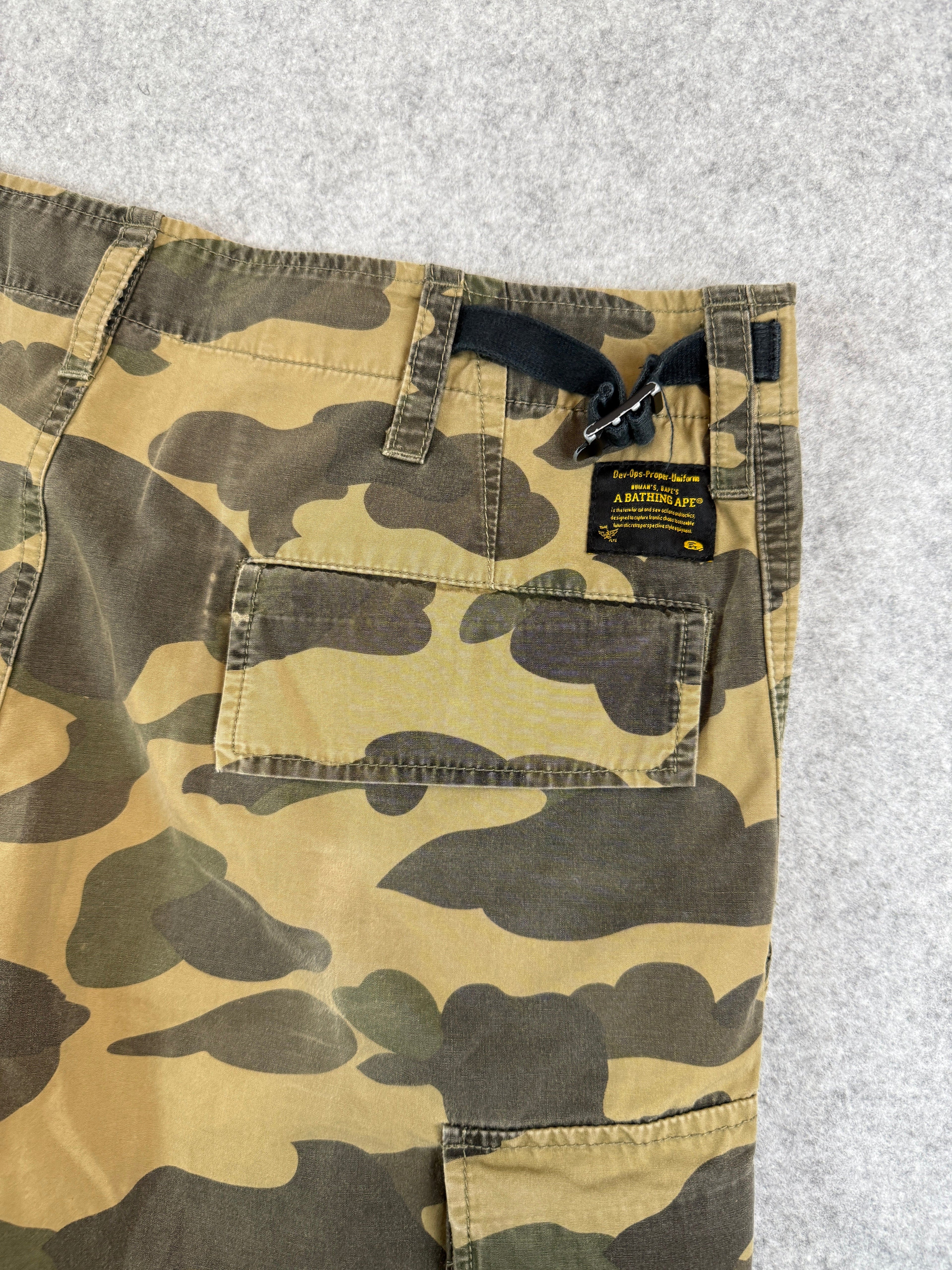 BAPE 1st Camo Cargo Shorts Green (USED)