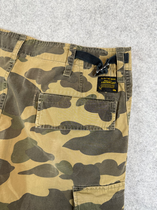 BAPE 1st Camo Cargo Shorts Green (USED) | Vitnage Clothing Store Canada