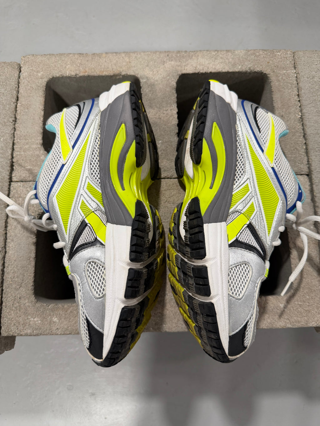 Reebok x Vetements Spike Runner 200 White/Yellow (USED)