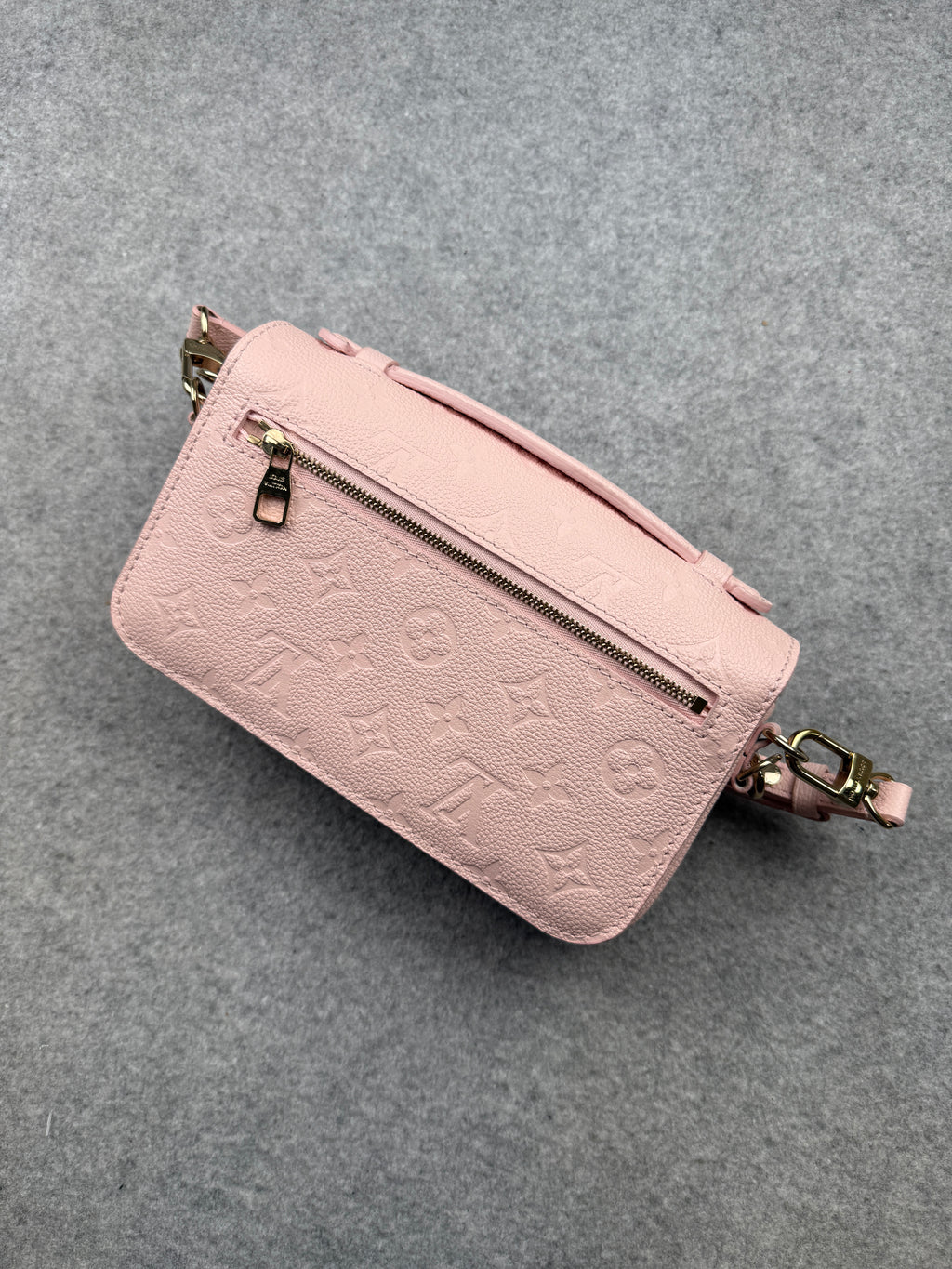 Louis Vuitton Monogram Pochette Metis East West Handbag Pink
