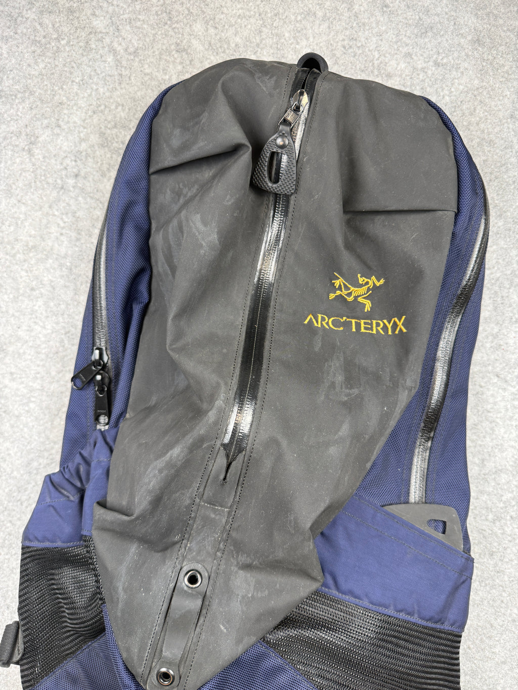 Arc'teryx x BEAMS Arro 22 Backpack Black/Navy