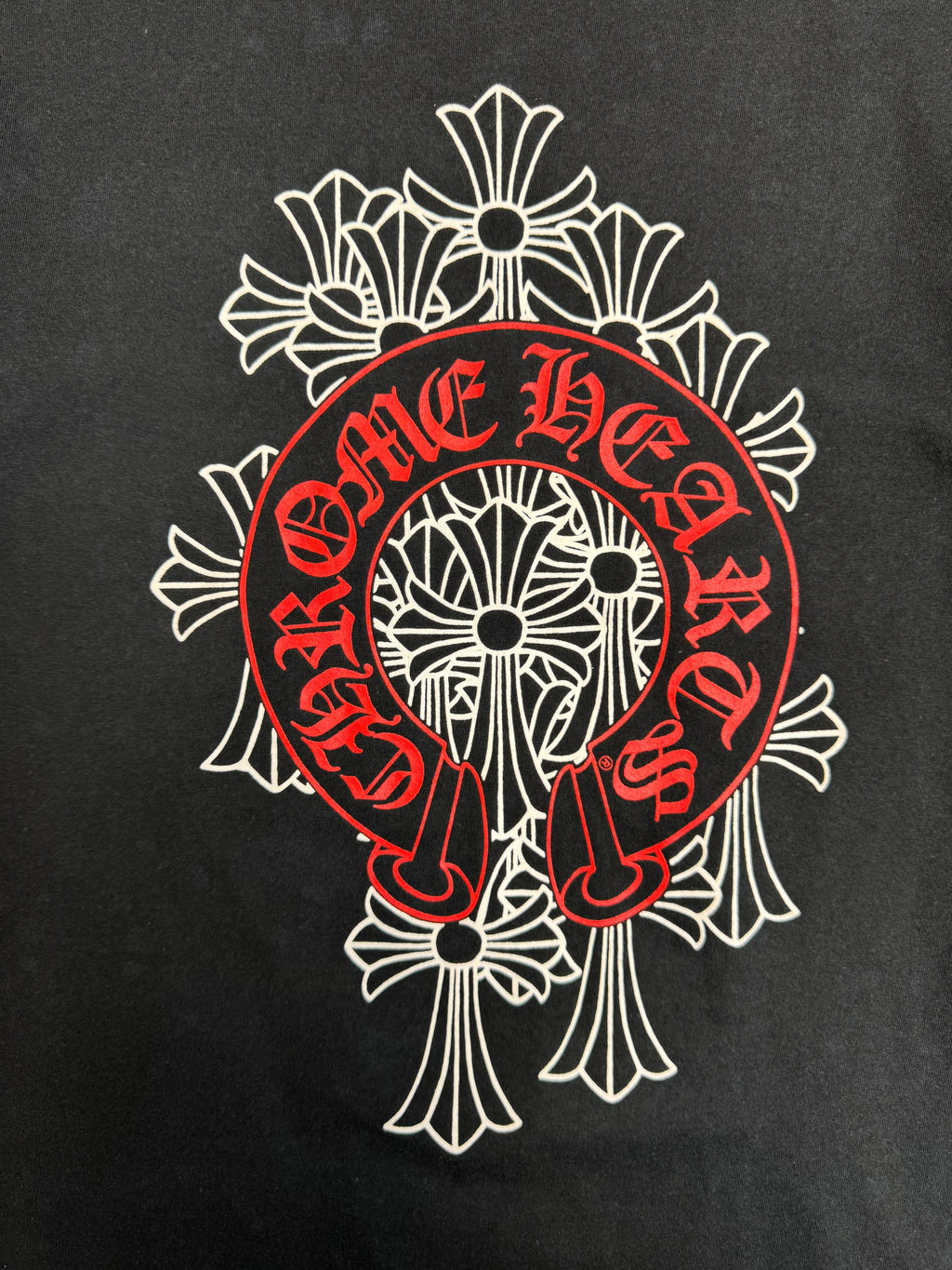 Chrome Hearts Red Horseshoe Cemetery Cross Pocket Tee Black