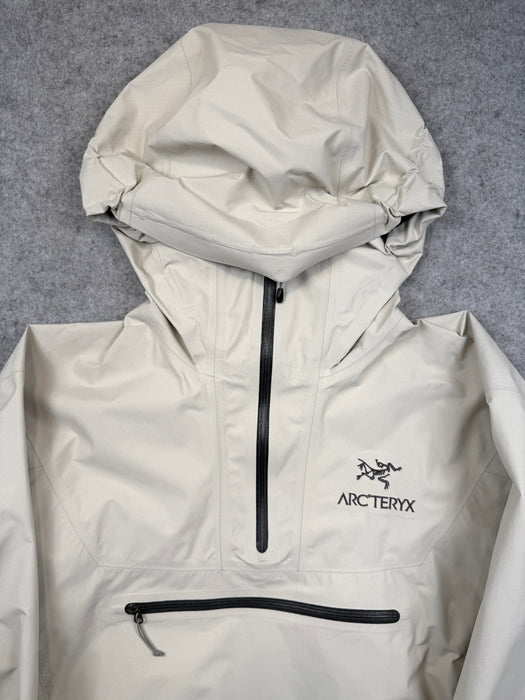 Arc'teryx Alpha SL Anorak Pullover Shell Cream (USED) | Vitnage Clothing Store Canada