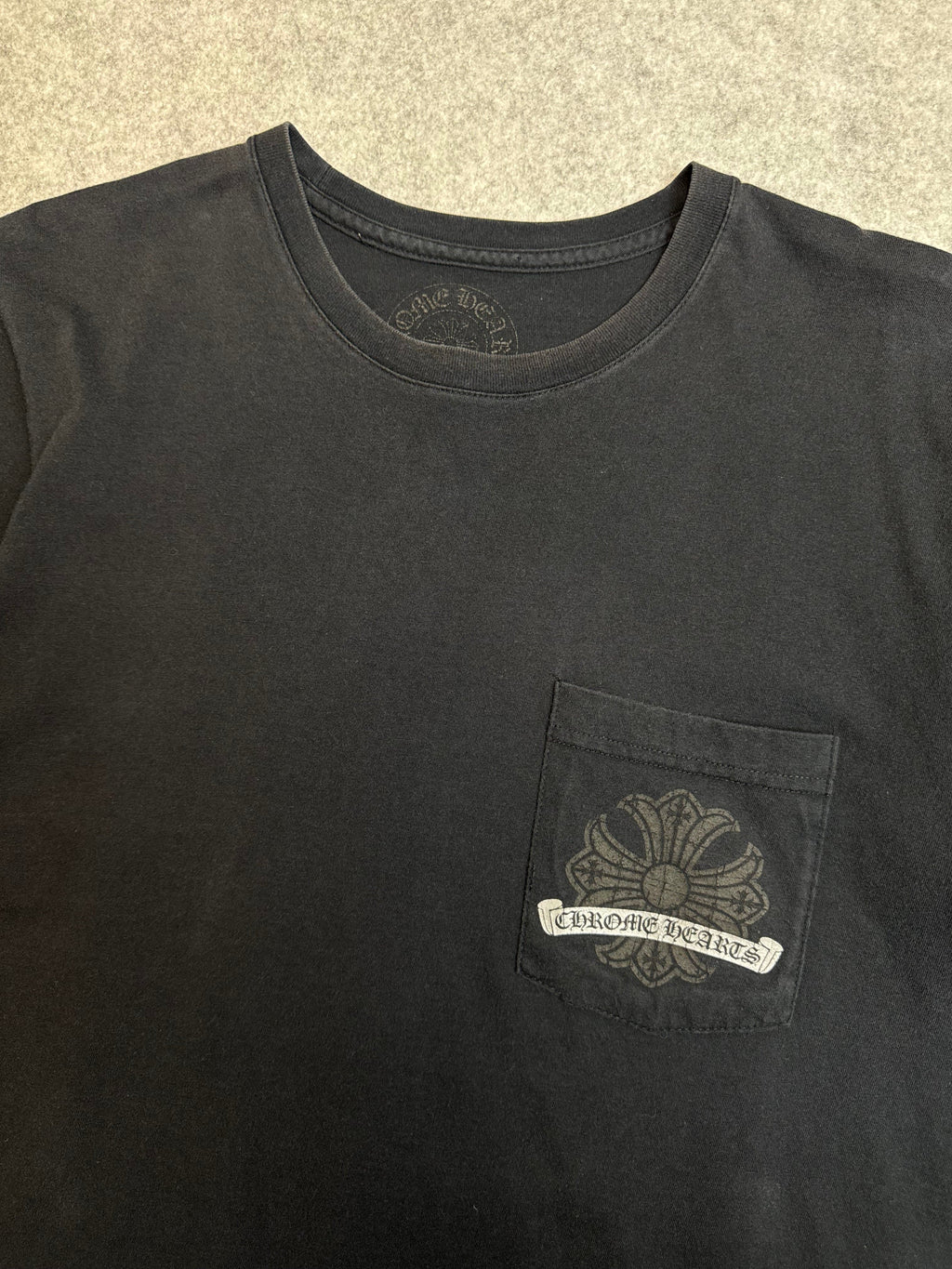 Chrome Hearts Cracked Horseshoe Cross Pocket Tee Black/Grey