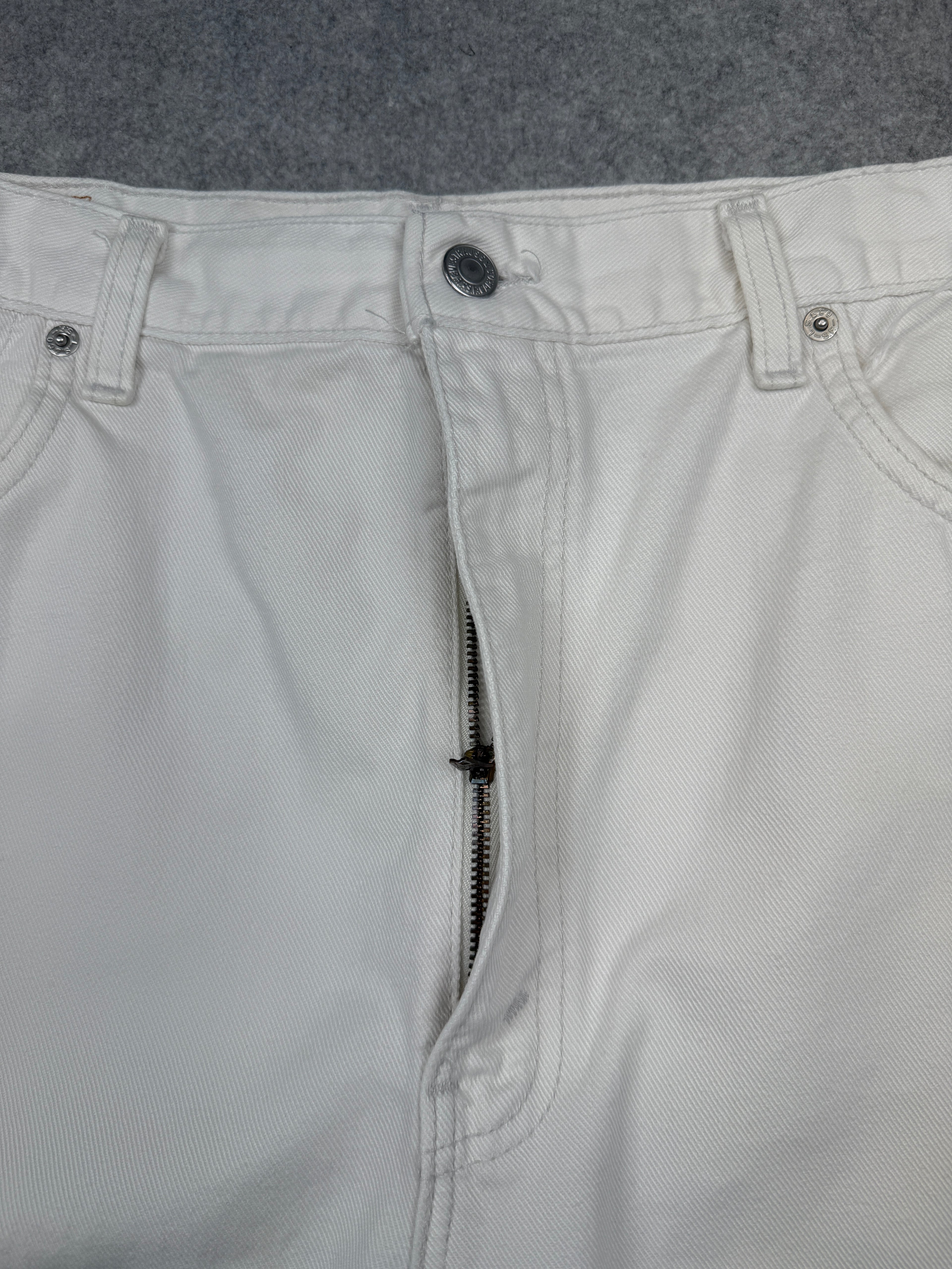 Vintage Levi's 505 Regular Fit Shorts White