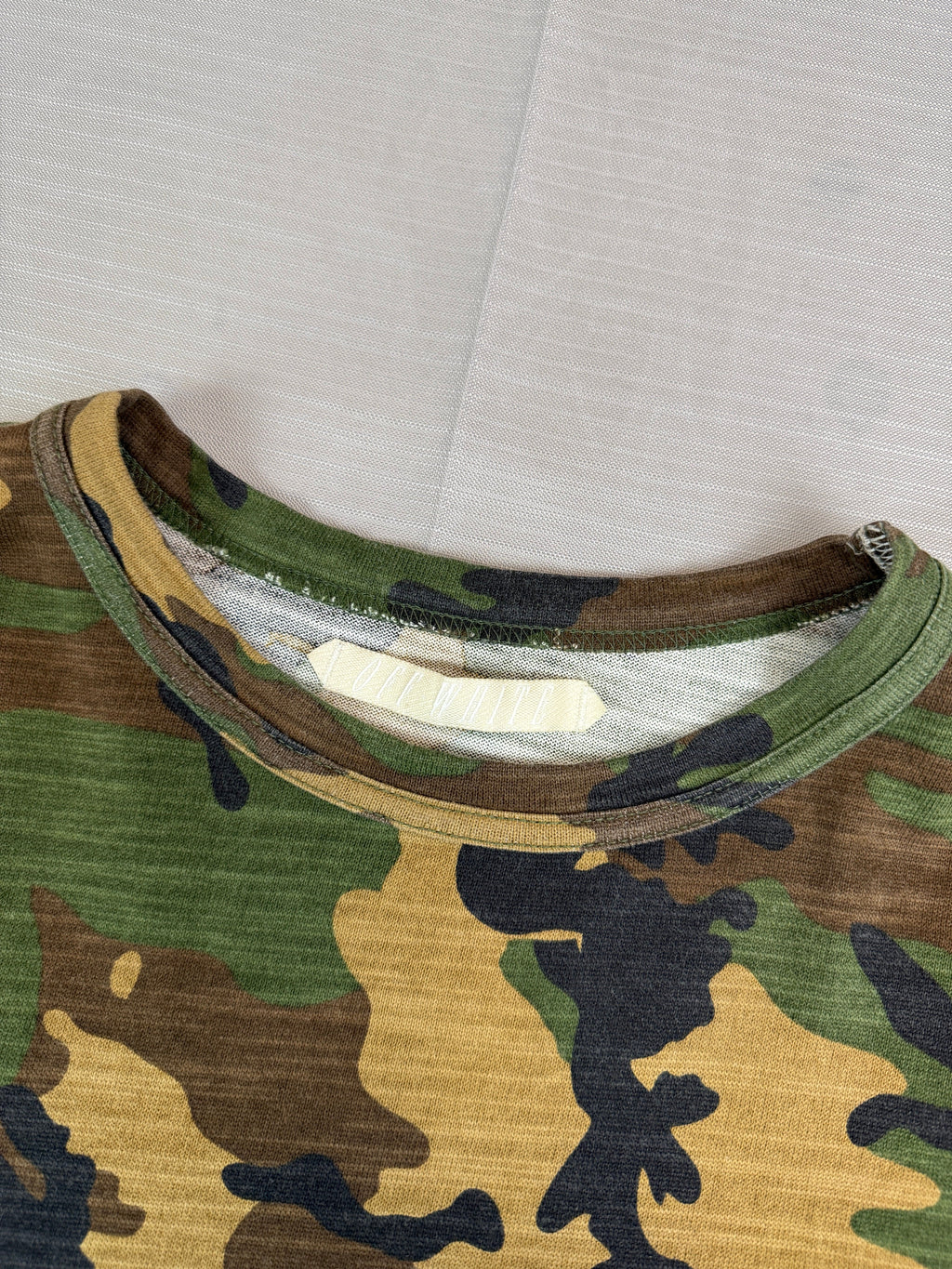 Off-White Red Velvet Tee Camo (USED)