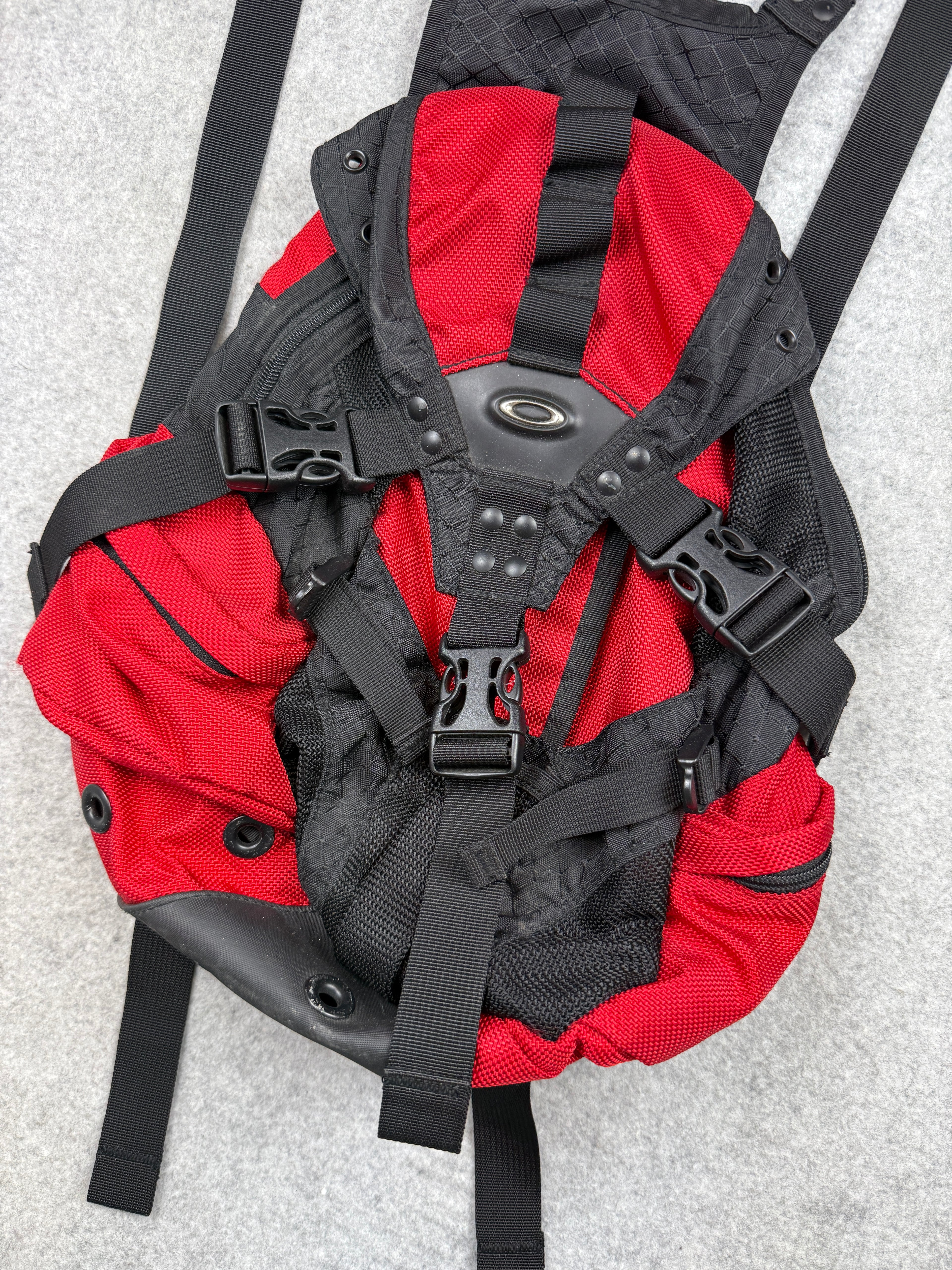 Vintage Oakley Icon Mini Backpack Black/Red