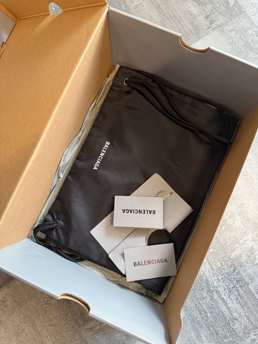 Balenciaga Runner Fluo Green (USED) | Vitnage Clothing Store Canada