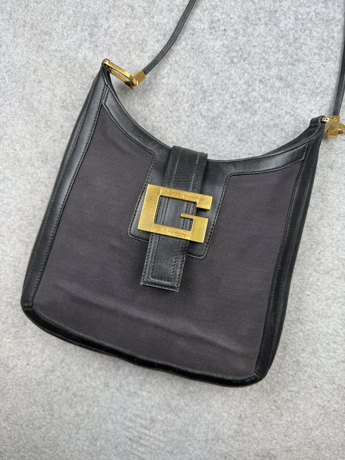 Vintage Gucci G Buckle Shoulder Bag Black
