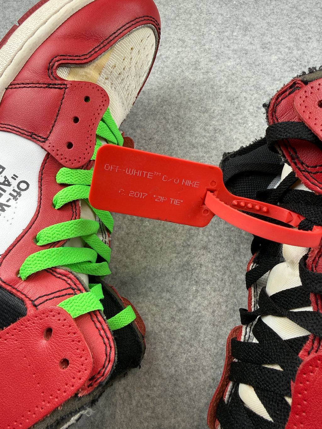 Air Jordan 1 Retro High x Off-White Chicago (USED)