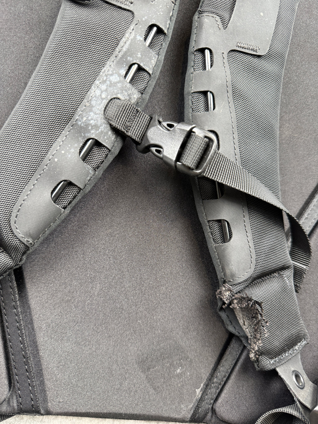 Arc'teryx Arro 22 Backpack Black/Magenta