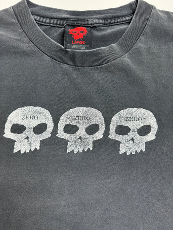 (L) Vintage Zero Skulls Tee Faded Black