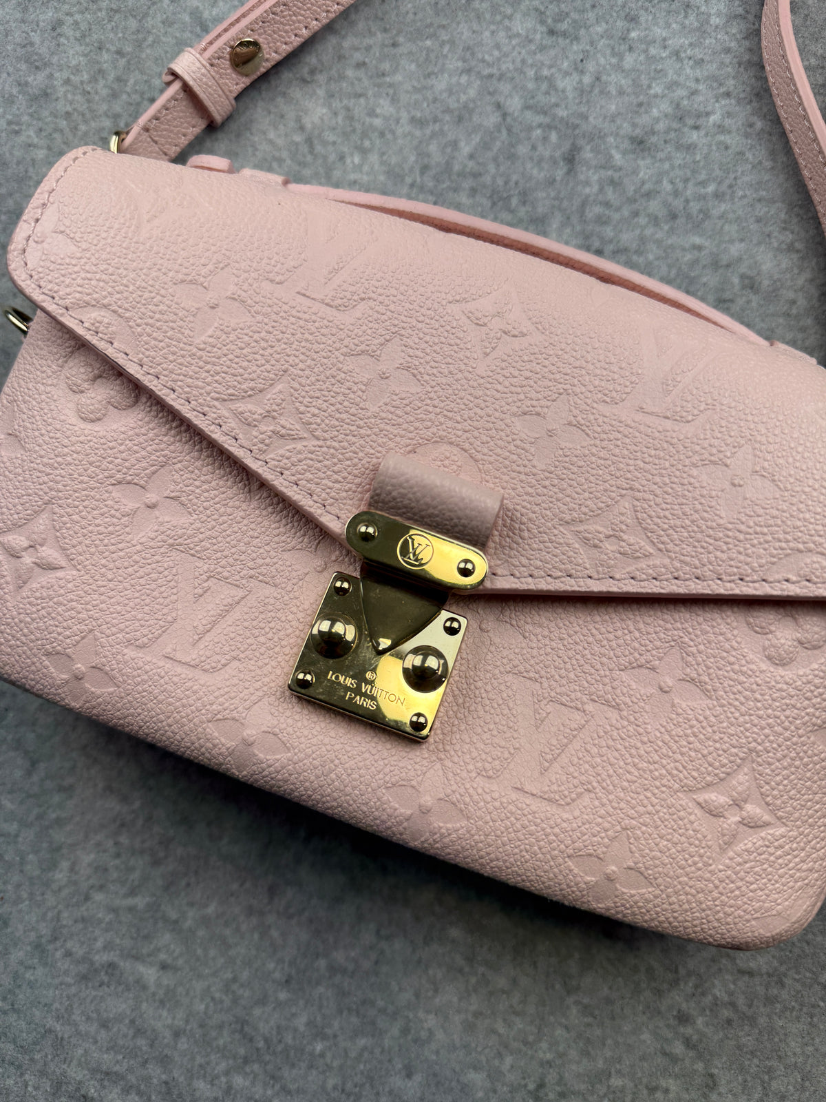 Louis Vuitton Monogram Pochette Metis East West Handbag Pink