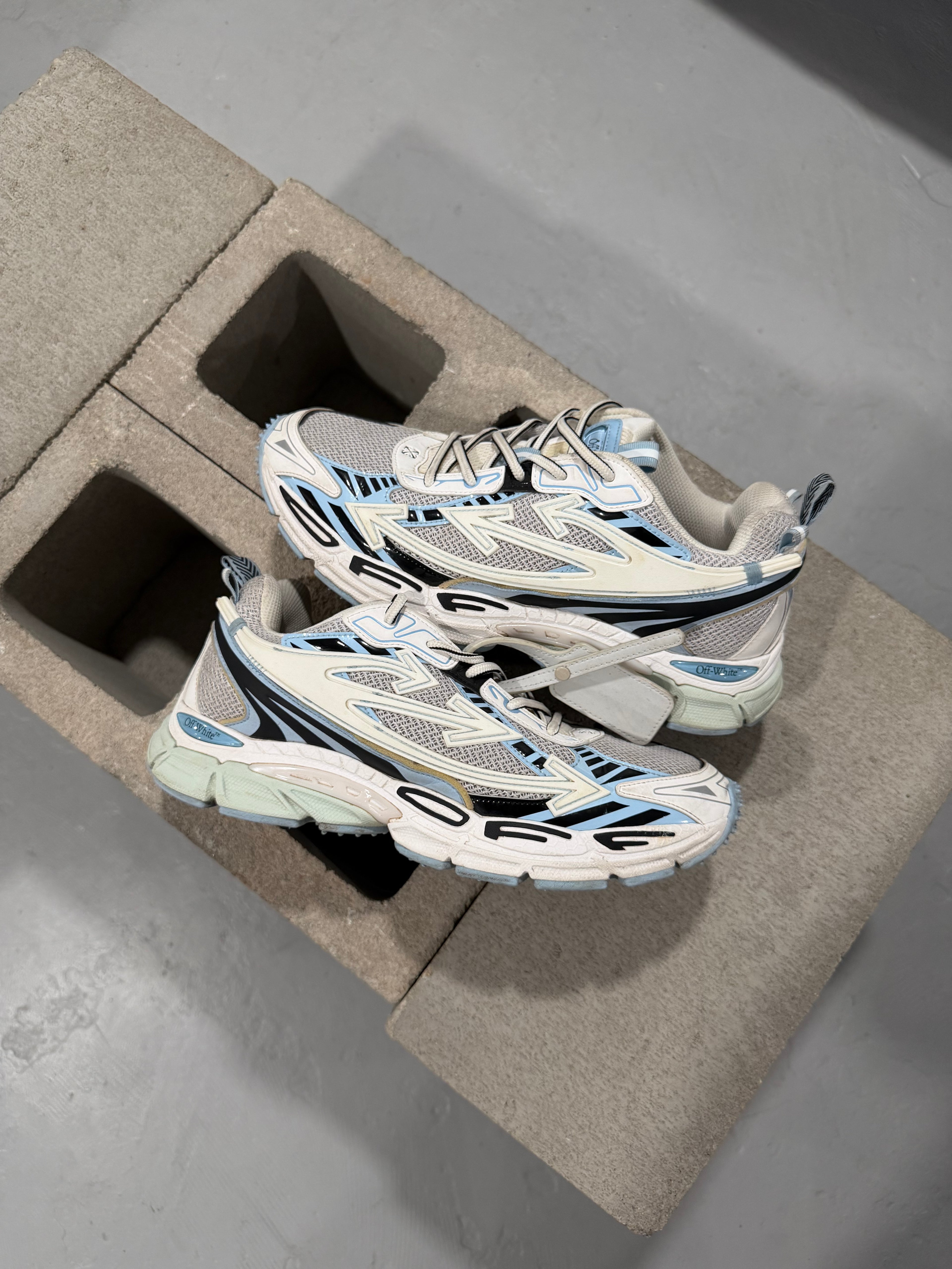 Off White Be Right Back Sneakers White/Light Blue (USED)