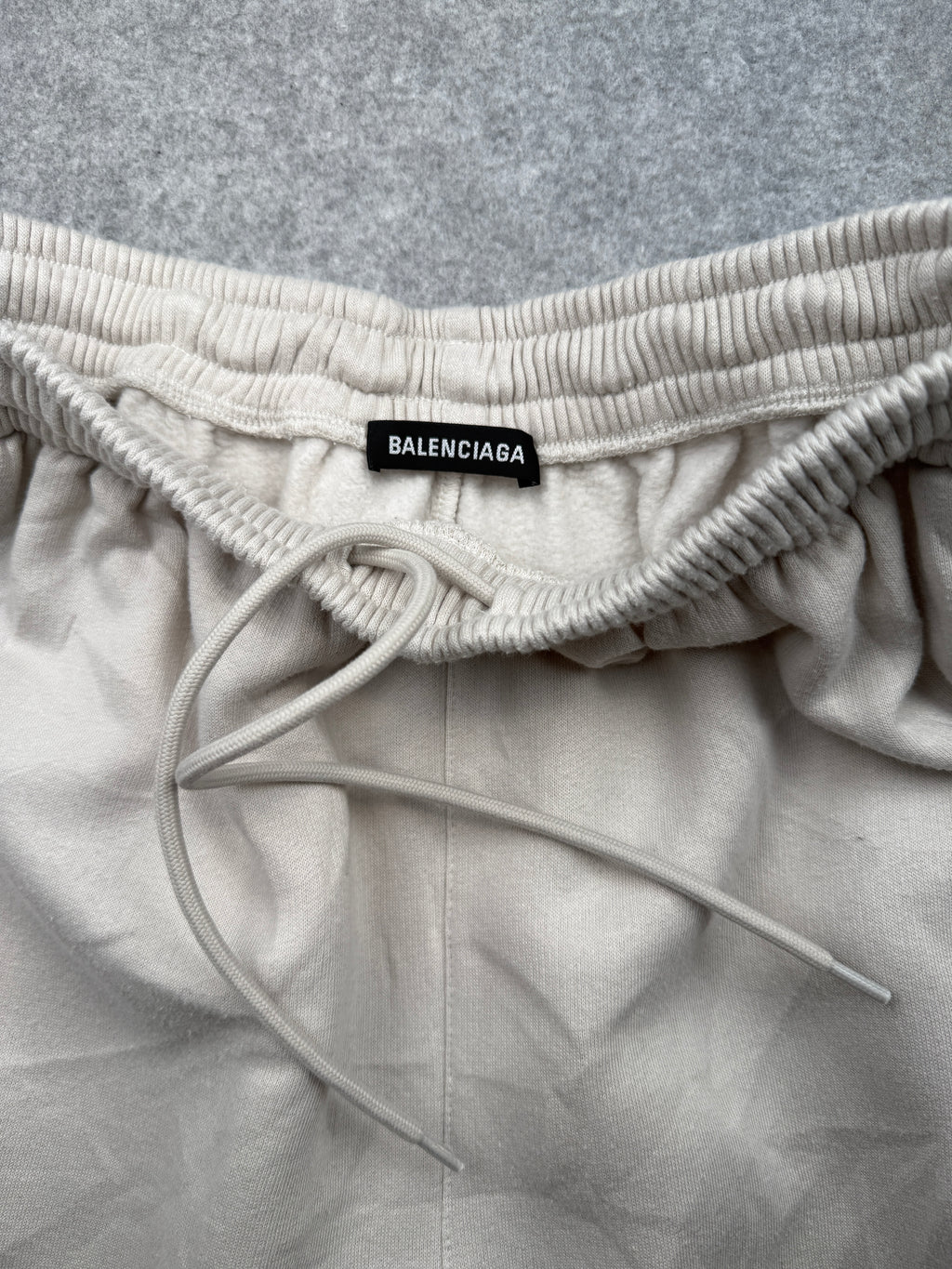 Balenciaga Loose Fit Sweatshorts Off-white