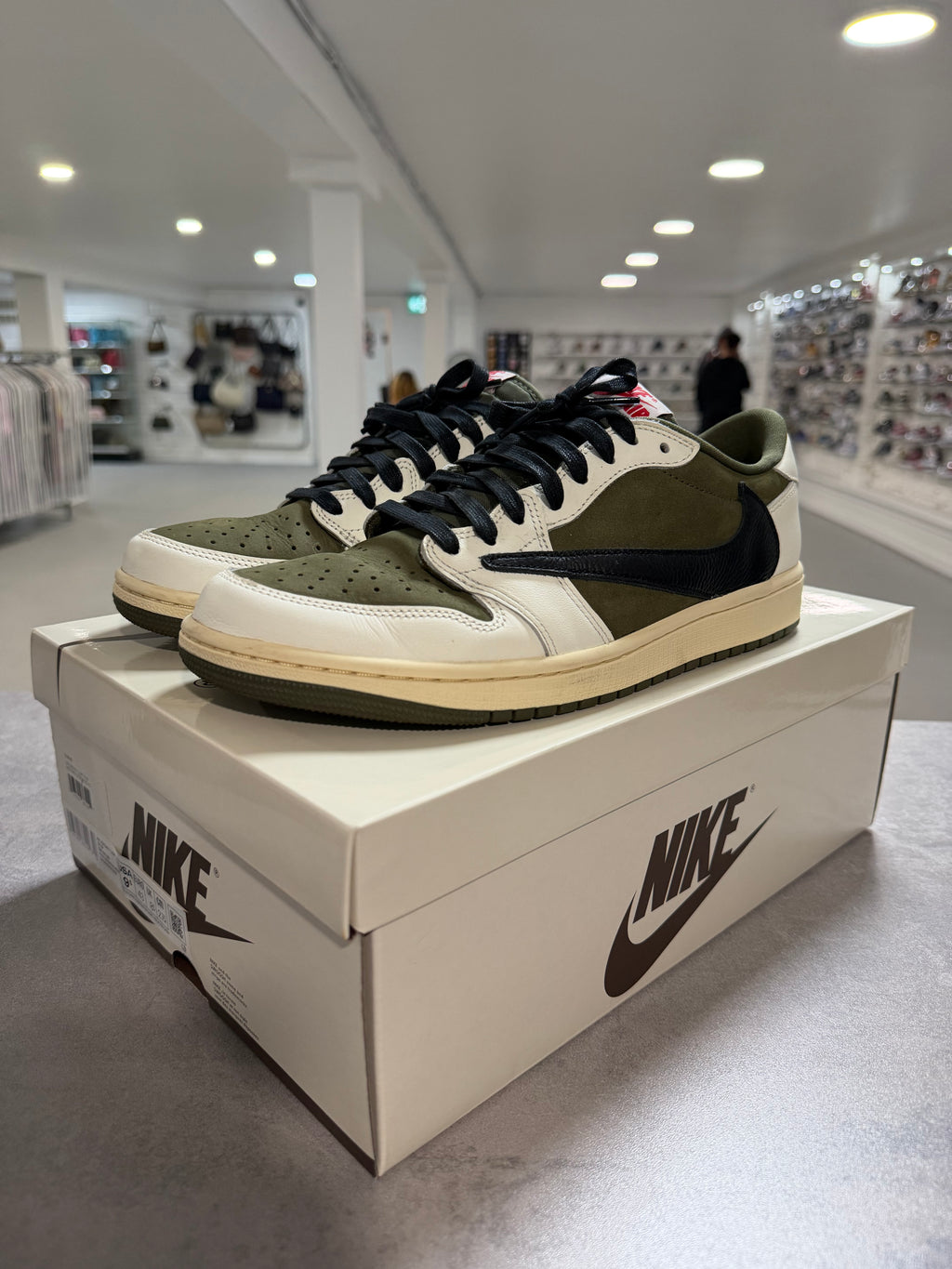 Jordan 1 low Travis Scott medium Olive
