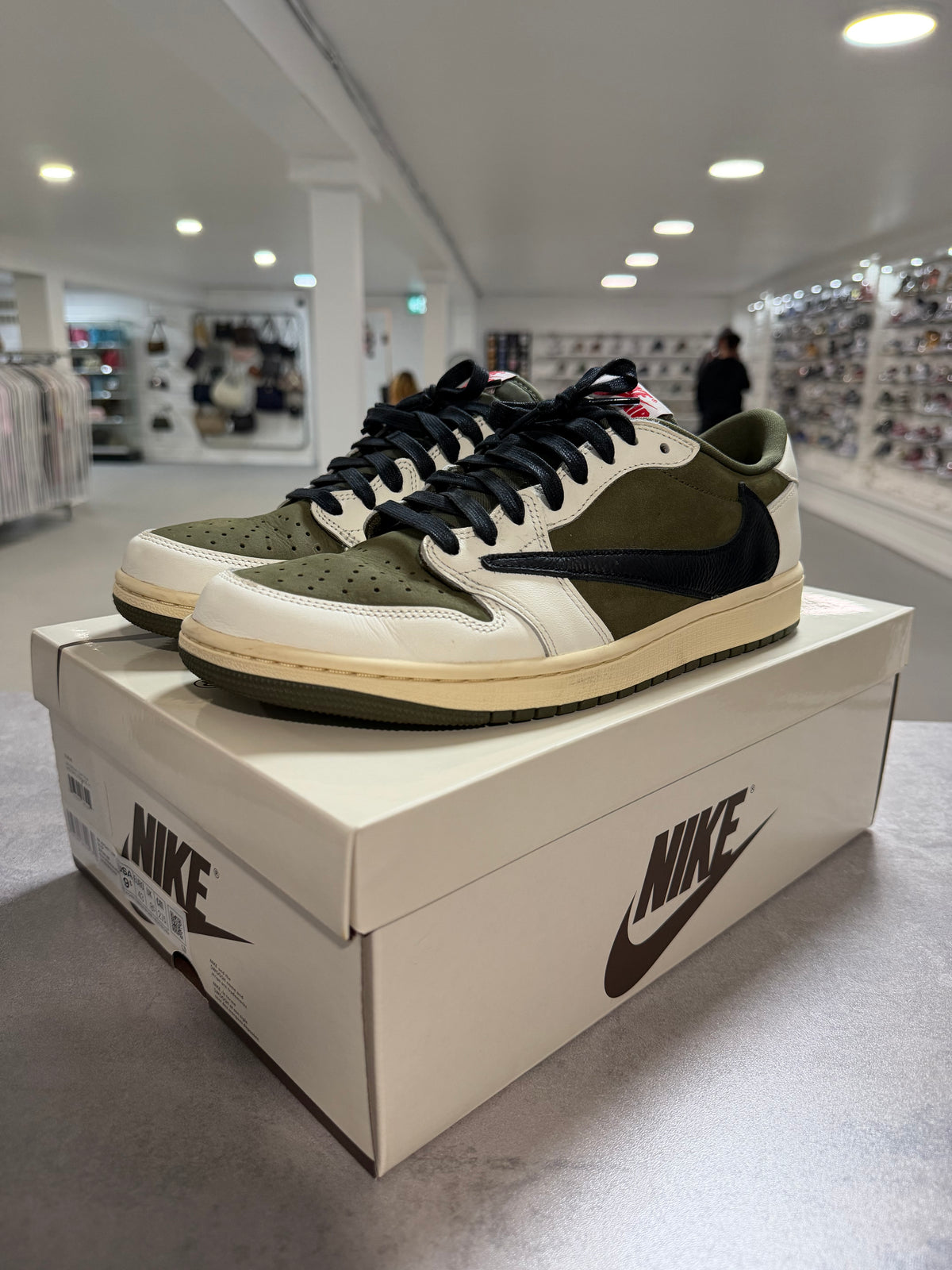 Jordan 1 low Travis Scott medium Olive