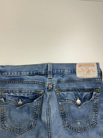 (37) Vintage Y2K True Religion Billy-Cut Denim Jeans