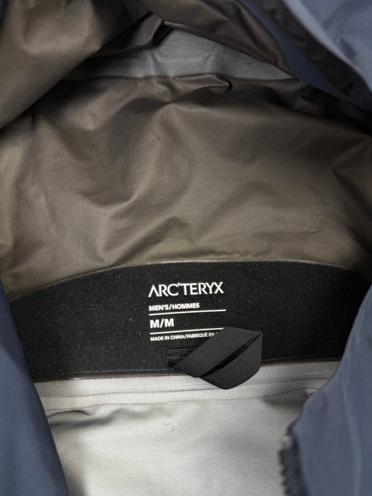 Arc'teryx Beta SL Hybrid Jacket Navy (USED) | Vitnage Clothing Store Canada