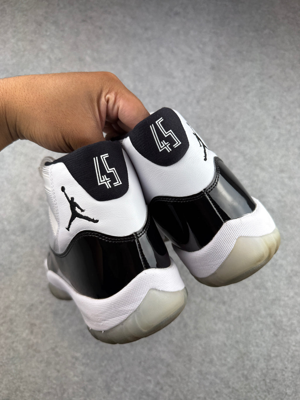 Air Jordan 11 Retro Concord 2018 (USED)