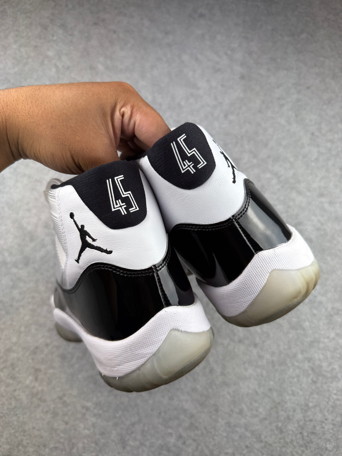 Air Jordan 11 Retro Concord 2018 (USED)