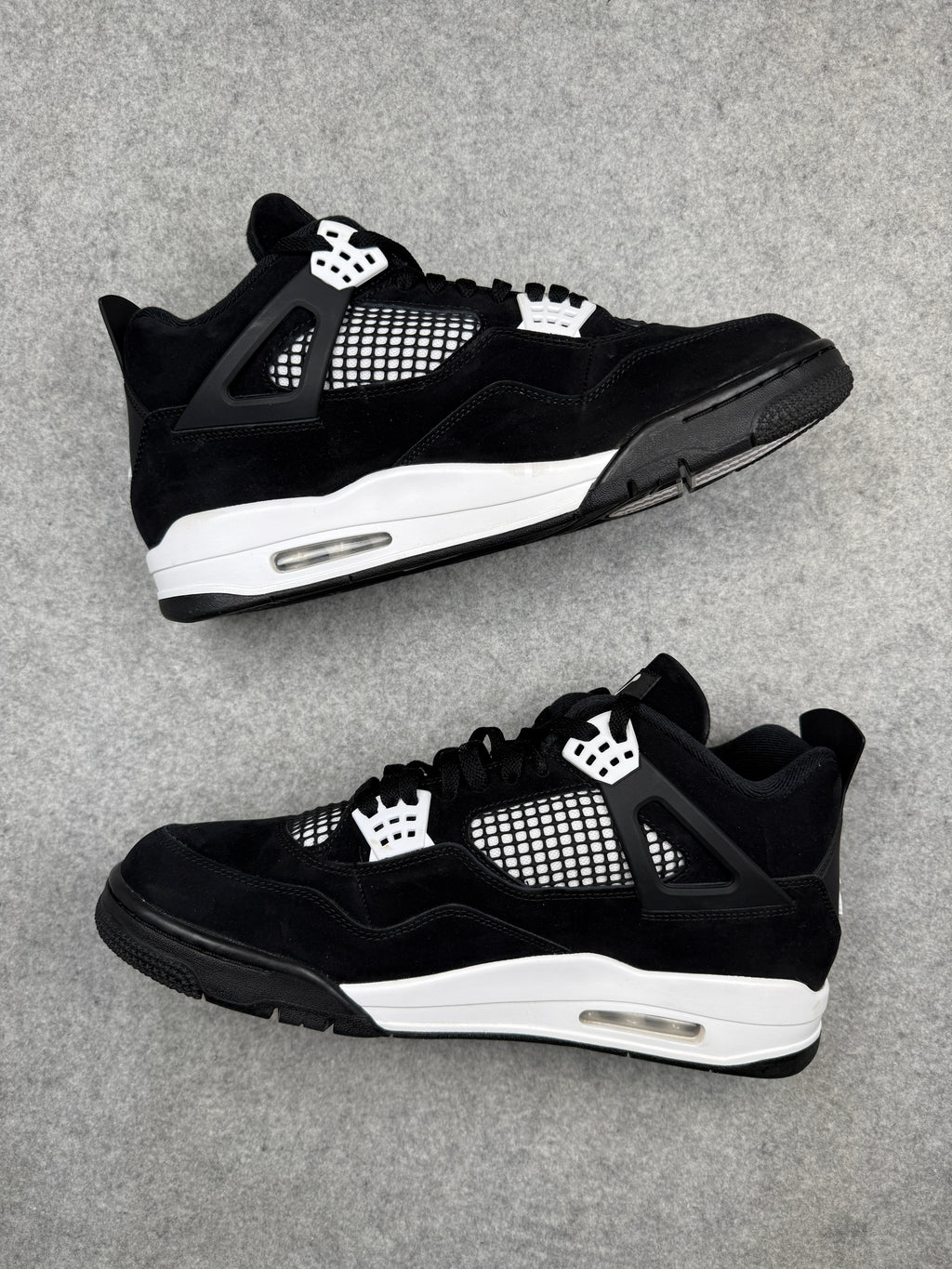Air Jordan 4 Retro White Thunder (USED)