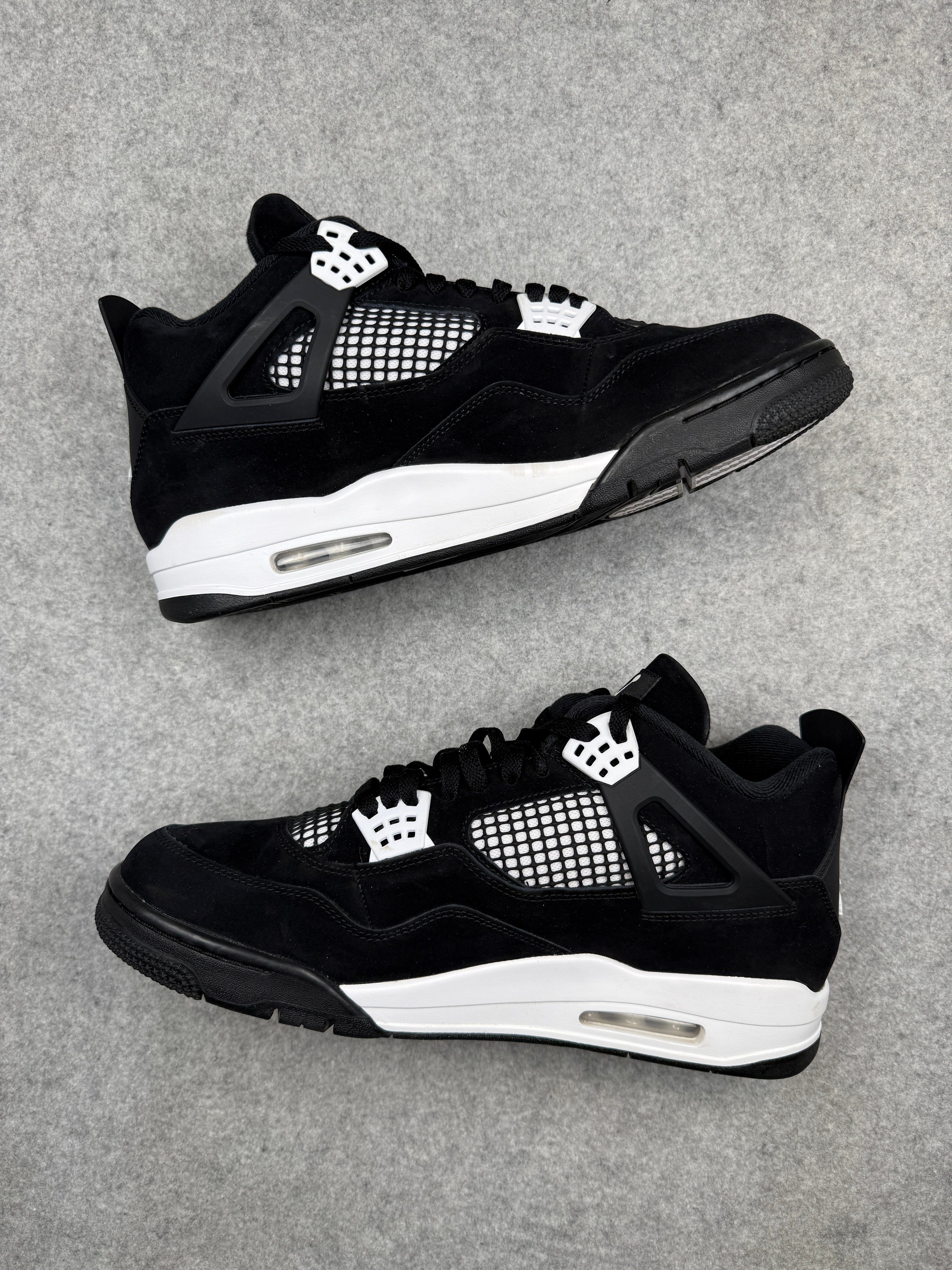 Air Jordan 4 Retro White Thunder (USED)